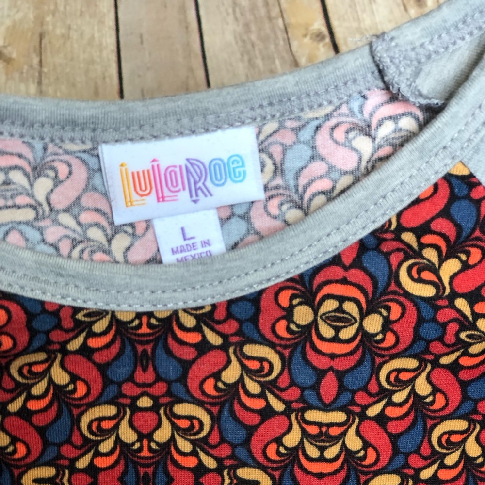 LULAROE || RANDY SHIRT - Picture 3 of 5